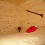 Real McCoy Cabins bedroom